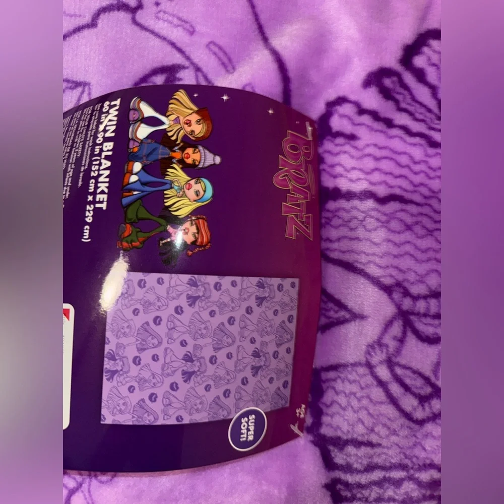 Bratz blanket - Picture 3 of 3